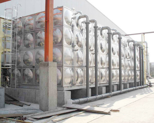 西安某大学128吨保温水箱项目